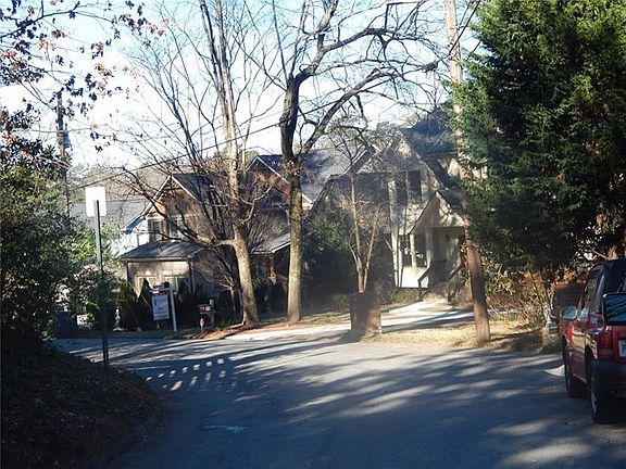 2nd image of 25 Honour Cir NW
