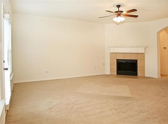 3rd image of 509 Jefferson Ln