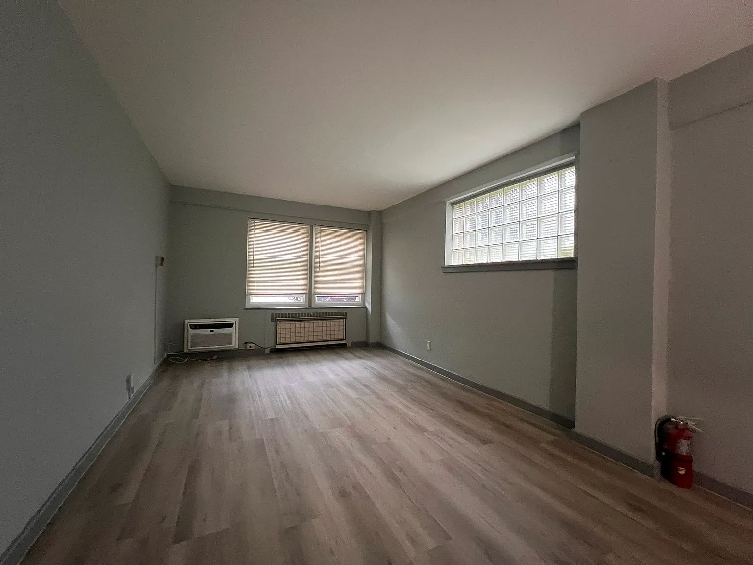 1 bed, $1,050 — Photo 2