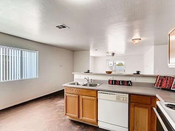 2134 E Taylor Phoenix AZ 85006-large-005