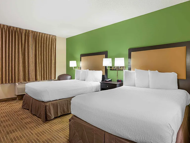 Studio Suite - 2 Full Beds