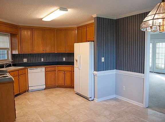 4th image of 311 Woodcroft Dr