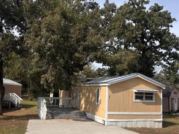 235 Morris Ln, Huntsville, TX 77320