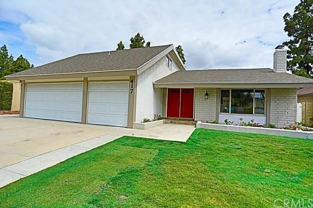 Beautiful Sandpointe home featuring 5 bedrooms and 3 bathrooms