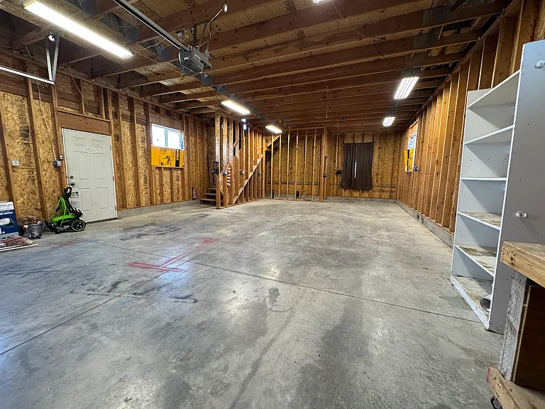 1421 Washington St S — Photo 4