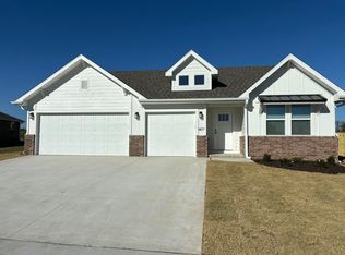 1417 E Riverton Rd, Nixa, MO 65714