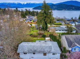 640 Wyngaert Rd, Gibsons, BC V0N1V9