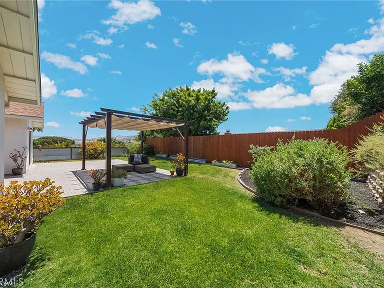 25262 Brigantine Dr — Photo 31