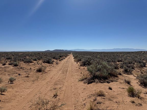 5th image of Quintana Rd