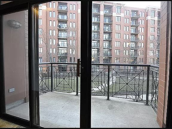 5th image of 3232 N Halsted St Unit H410