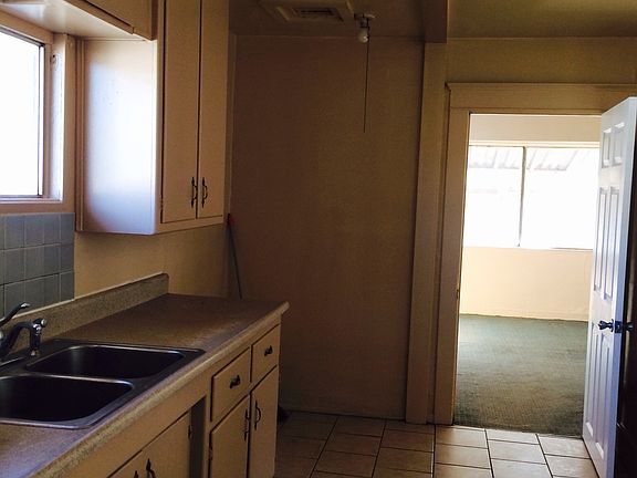 5th image of 829 S San Antonio Ave