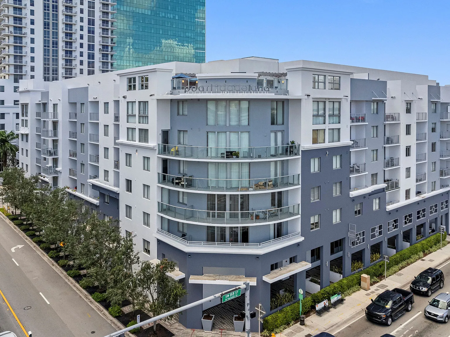Pearl Dadeland — Photo 1