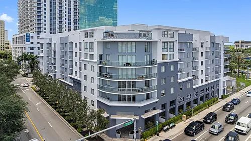 Pearl Dadeland Photo 1