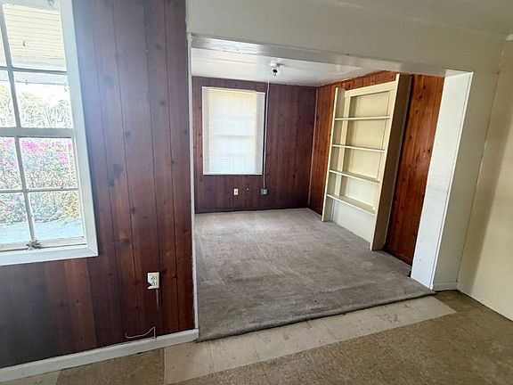 2nd image of 607 E Gordon St
