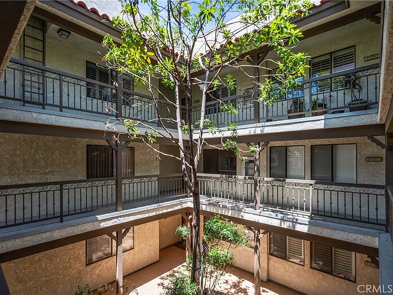 1150 W 13th St #306 — Photo 49