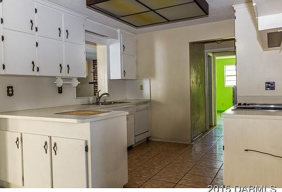 3rd image of 1487 Carmen Ave