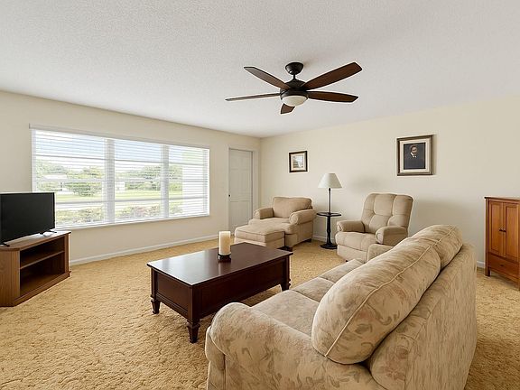 3rd image of 213 E Arbor Avenue