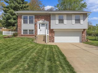 303 Wembley Ln, Ballwin, MO 63021