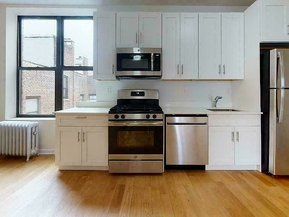 2nd image of 656 W 204th St #52