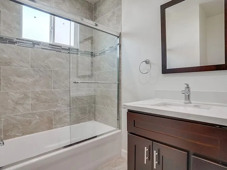 920 Enterprise Ave — Photo 26