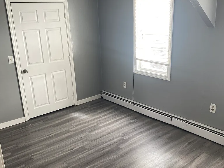 142 Putnam St #3 — Photo 7