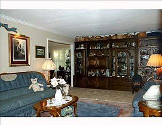 4th image of 602 Jennifer Dr