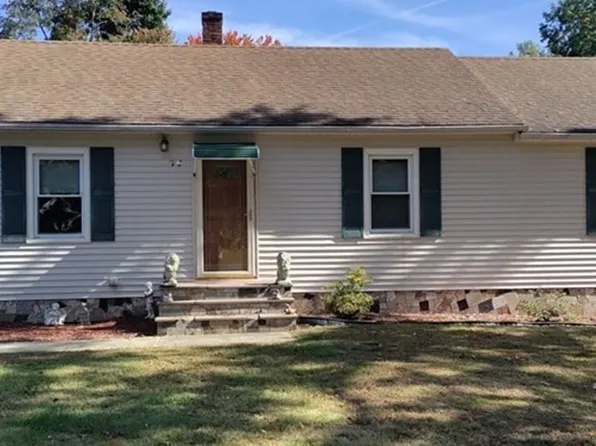 76 Nelson Cir, West Springfield, MA 01089