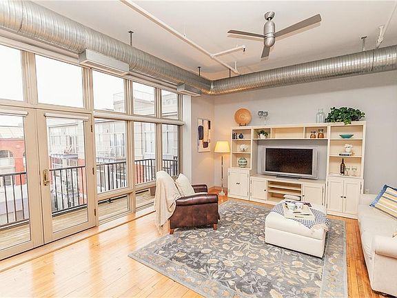 3rd image of 1951 W 25th St #505