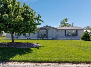 196 Lucas Rd, Burbank, WA 99323