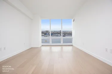 Rented by Siderow Residential Group