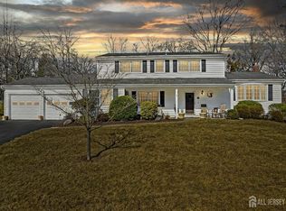 41 Dale Dr, Edison, NJ 08820