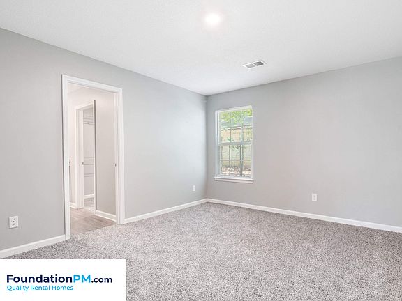 3rd image of 3985 Willowview Ave