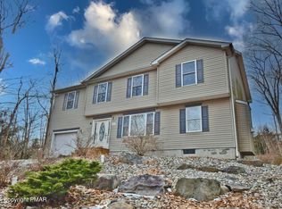 107 Crestwood Dr, Mount Pocono, PA 18344