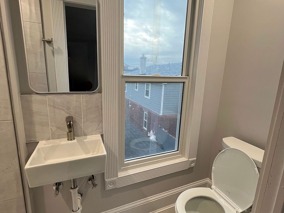 2nd image of 26 Kent Place Blvd APT 3