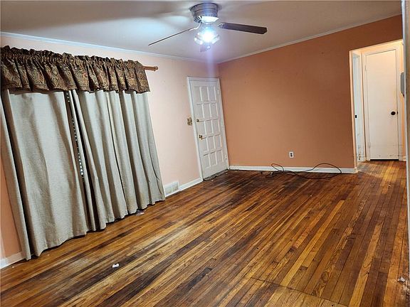 3rd image of 7024 Hunter St