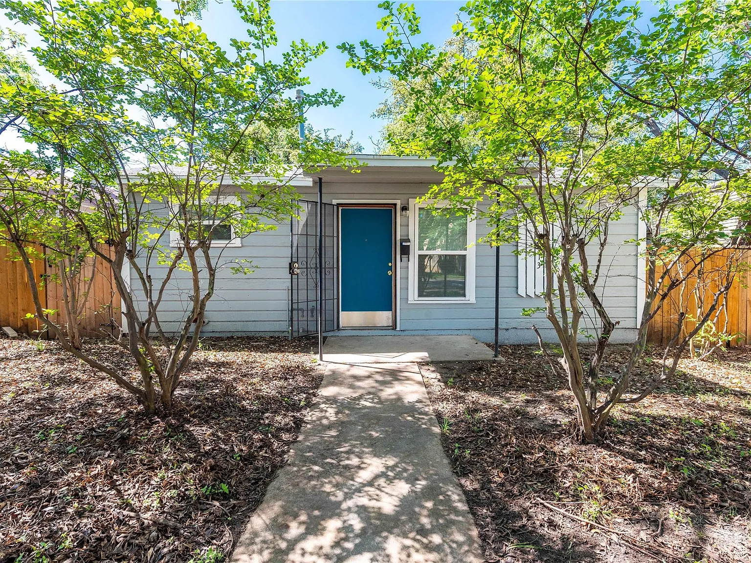 2 bed, 1.0 bath, 672 sqft, $2,000 — Photo 2