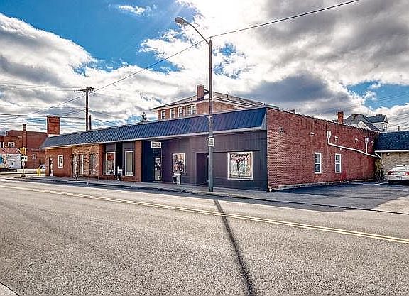 2nd image of 305 N Washington Ave