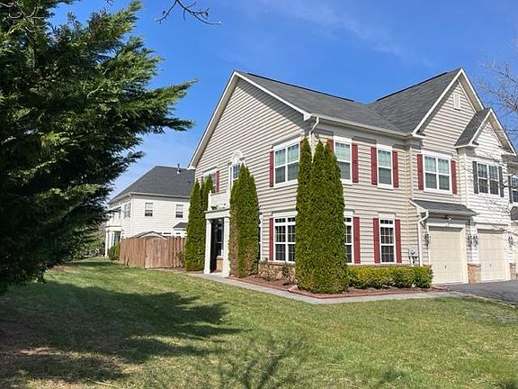 3rd image of 114 Bowling Green Cir