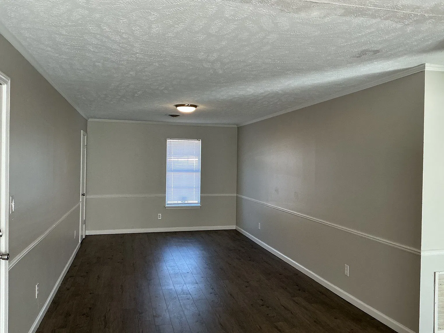 2 bed, 1.5 bath, 998 sqft, $995 — Photo 3