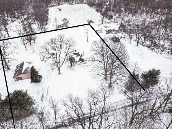 1325 Decamp Rd, Leslie, MI 49251