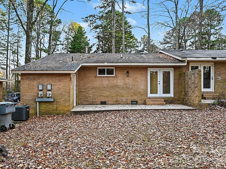 5003 Lakecrest Dr — Photo 17