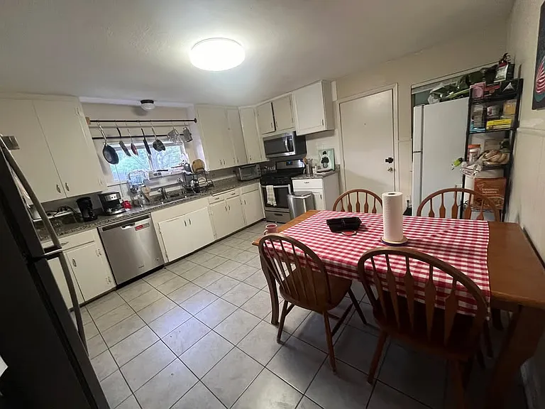 7103 Guadalupe St #A — Photo 5