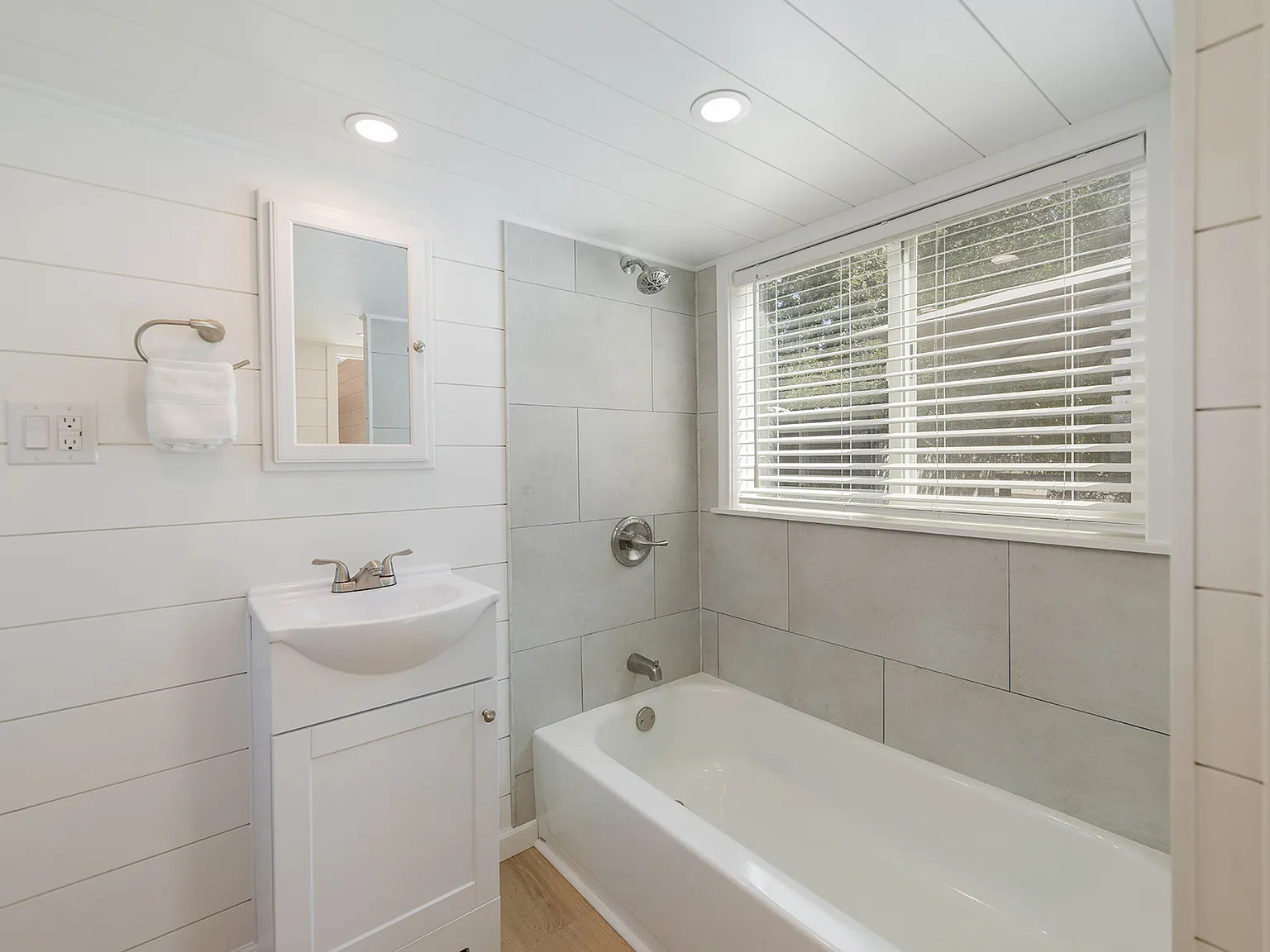 2 bed, $3,700 — Photo 4