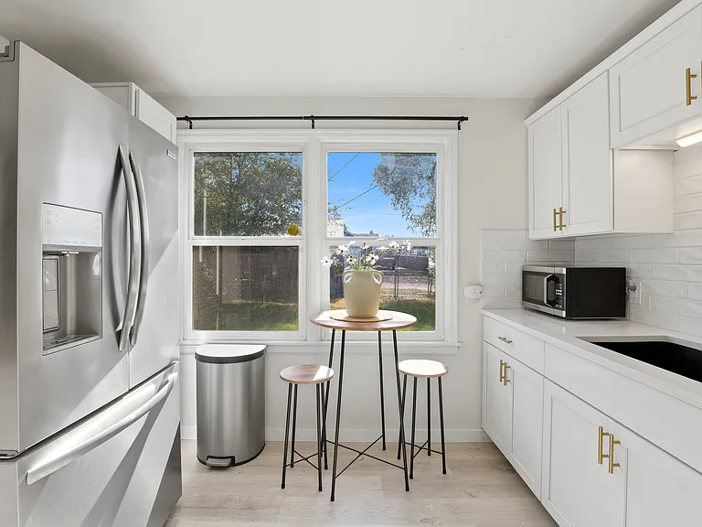 4714 N Elm St — Photo 12