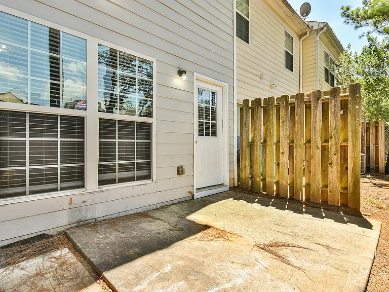 2529 Emma Way — Photo 30