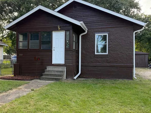 1407 N Hickory St, Champaign, IL 61820