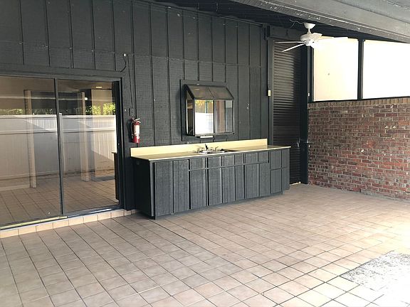 2nd image of 901 E Lemon St APT C