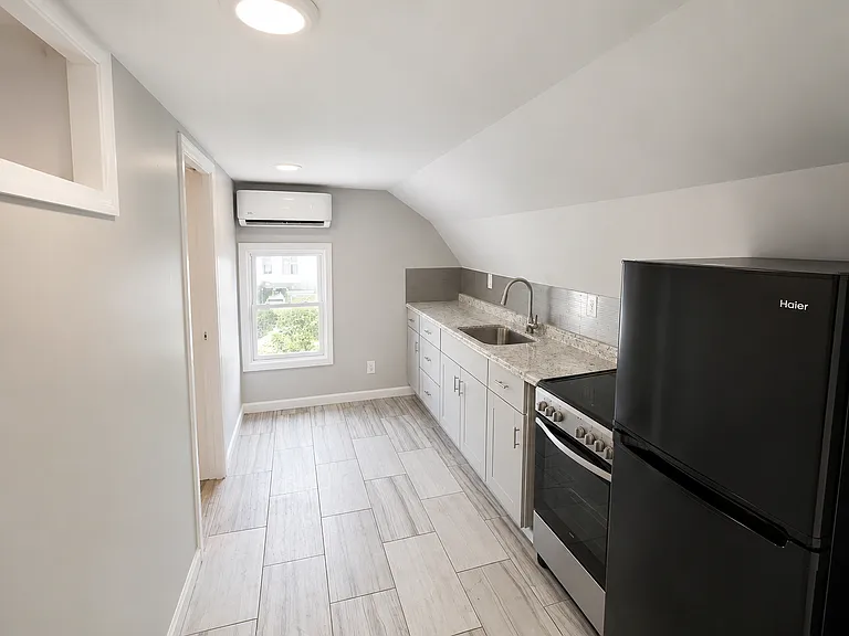 639 S 10th St #3 — Photo 2