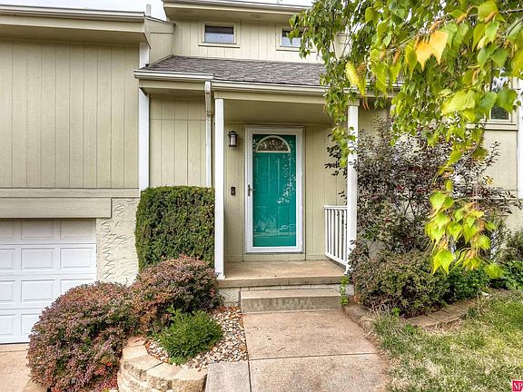 3rd image of 15114 Robin Cir