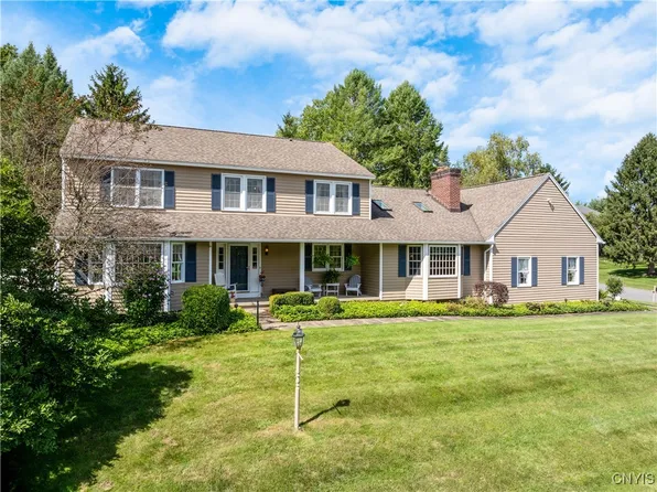 4437 Treetops Cir, Manlius, NY 13104